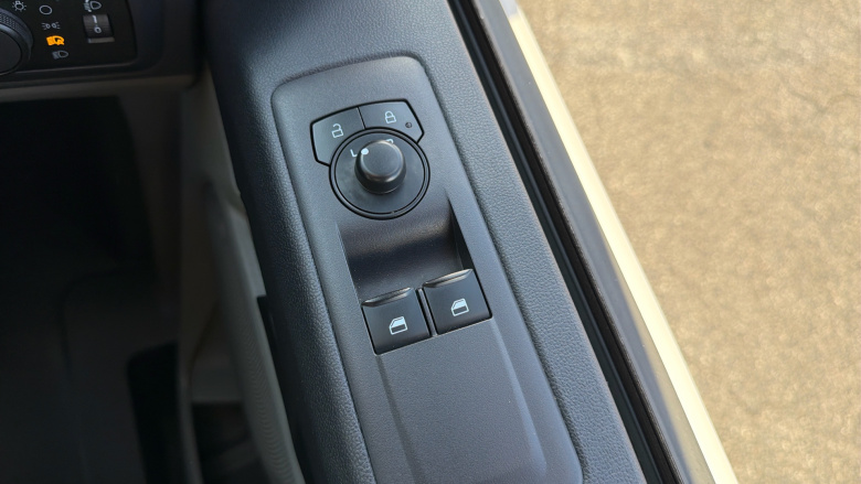 Ford Transit Custom 300 L2 Diesel Fwd 2.0 EcoBlue 110ps H1 Van Leader